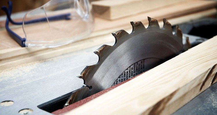 Table Saw Blade Sizes, Teeth, and Material