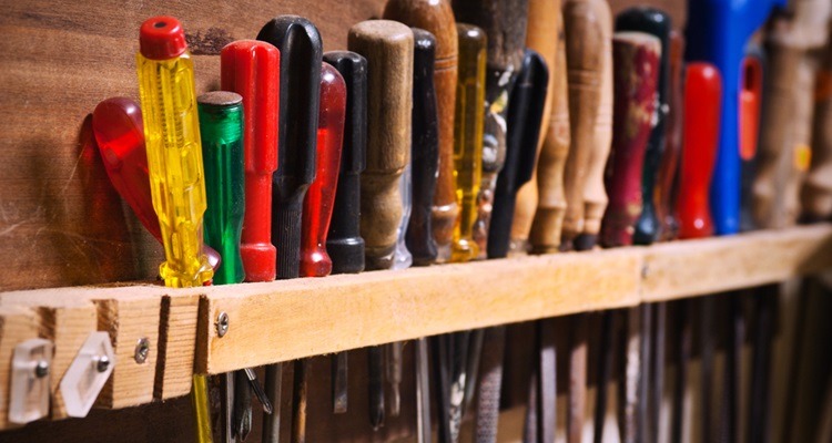 Different types of screwdriver sets