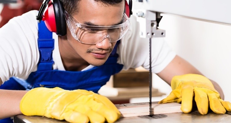 Guide to Bandsaw Safety 